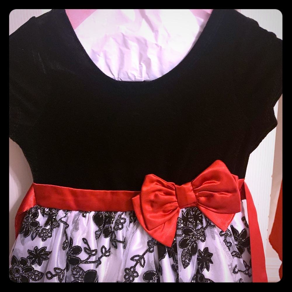 Tahari Girl Size 5, Christmas Velvet Dress